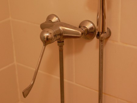 Le robinet est un mod&egrave;le PMR